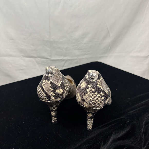 Michael Kors Snake Skin High Heel pumps size 8.5 shoe - Picture 9 of 10